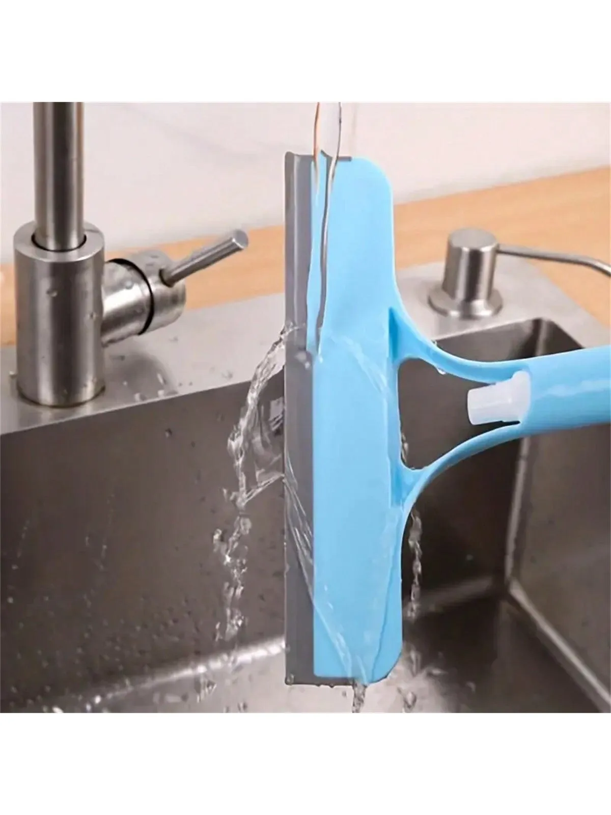 1pc Ultifunctional Glass Wiper With Watering Can - Perfect ForCleaning Mirrors, Windows, And Cars - Includes Bathroom Accessories