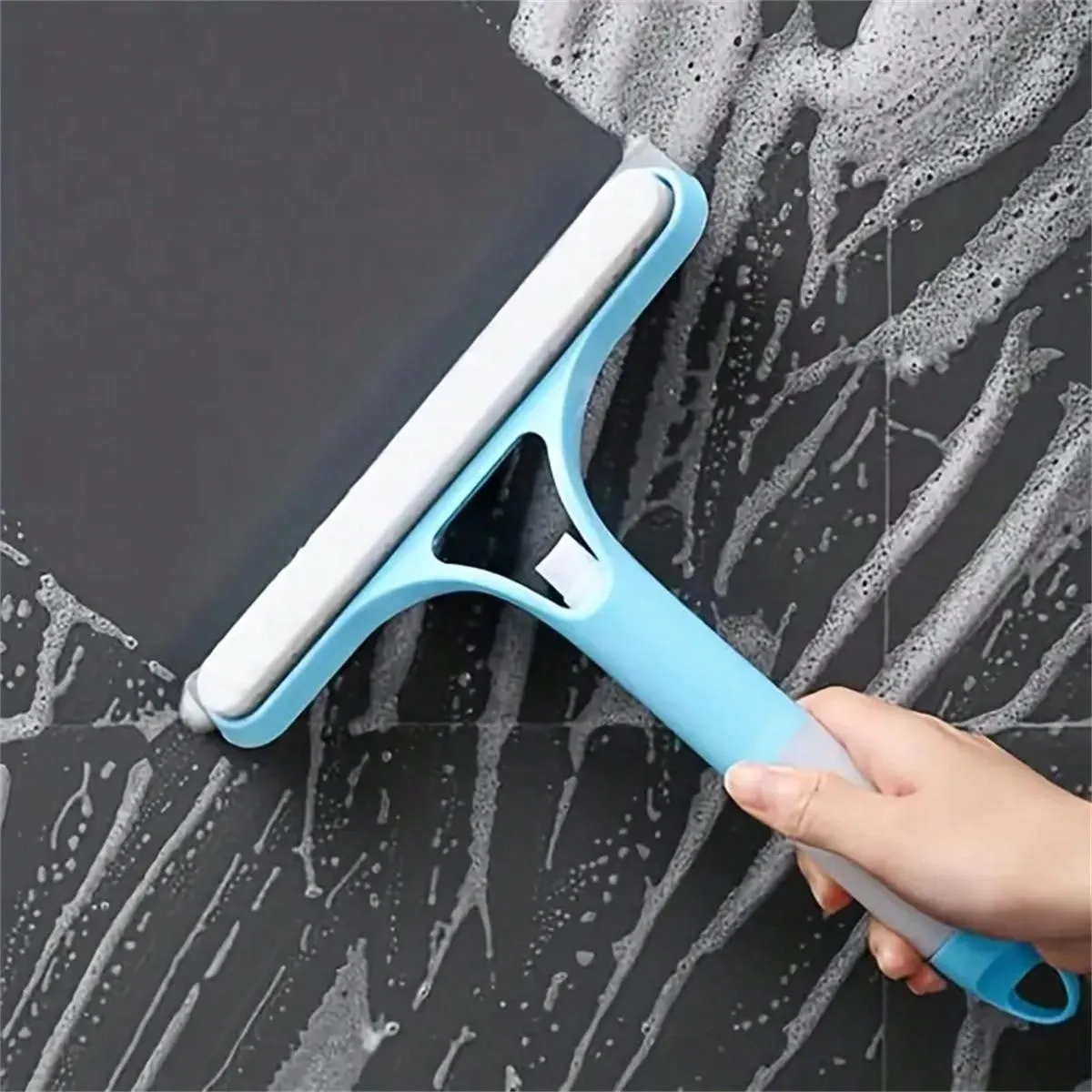 1pc Ultifunctional Glass Wiper With Watering Can - Perfect ForCleaning Mirrors, Windows, And Cars - Includes Bathroom Accessories