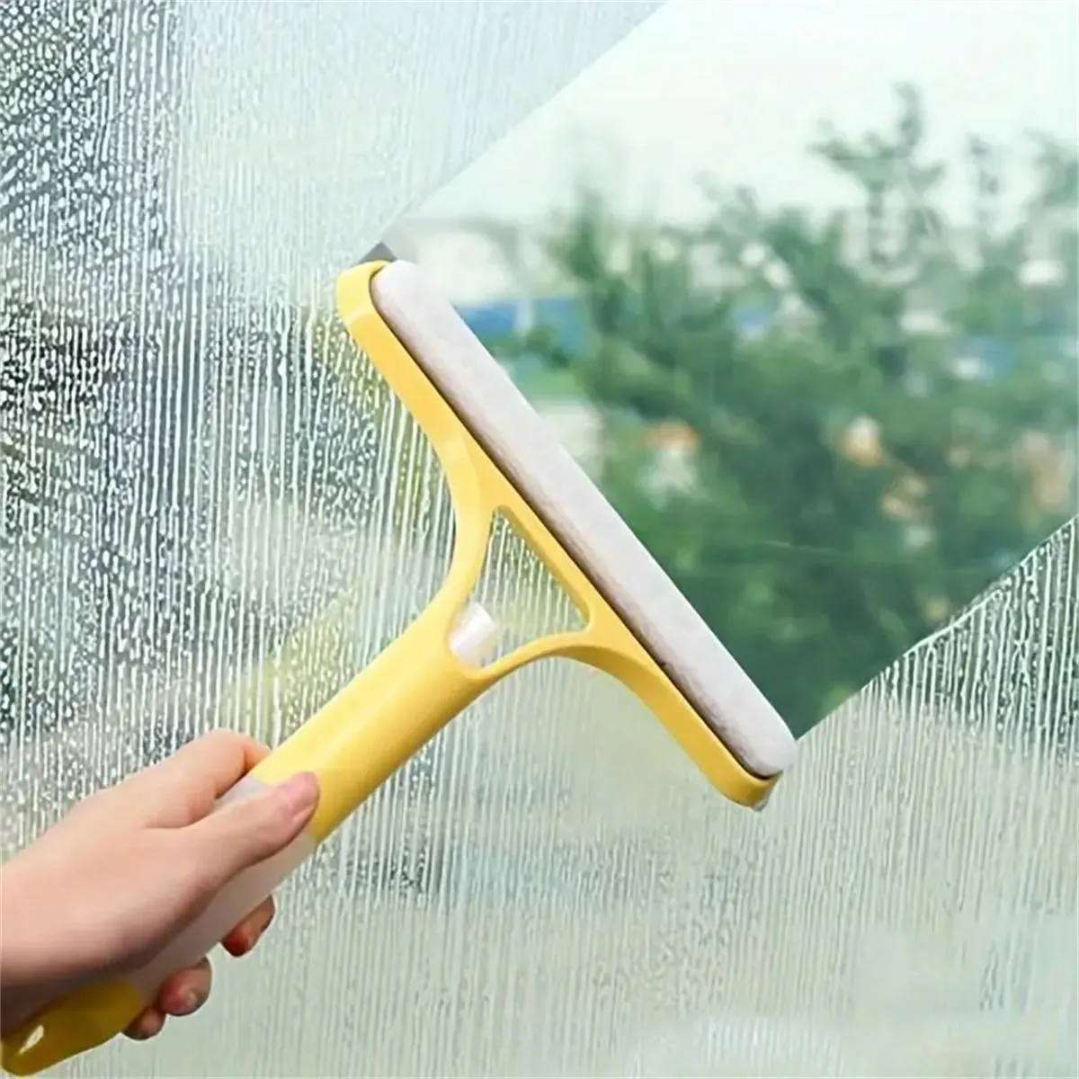 1pc Ultifunctional Glass Wiper With Watering Can - Perfect ForCleaning Mirrors, Windows, And Cars - Includes Bathroom Accessories