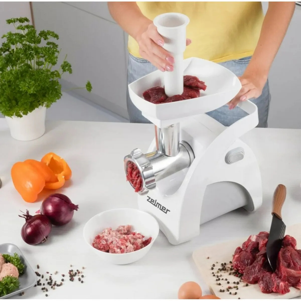 Zelmer ZMM9801B White 2200W High-Performance Mincer