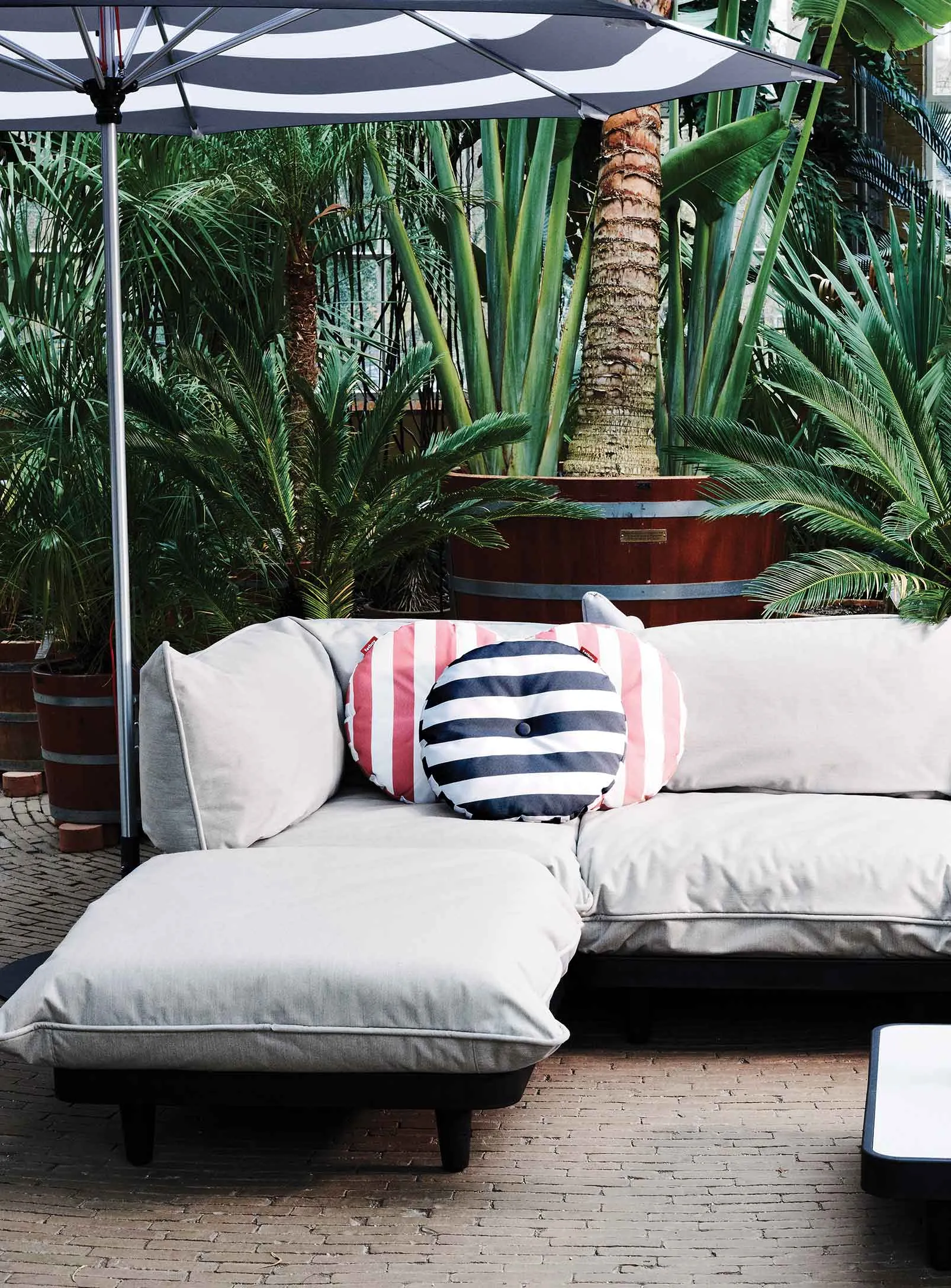 Paletti Outdoor Sectional Sofa<p> 3-seater