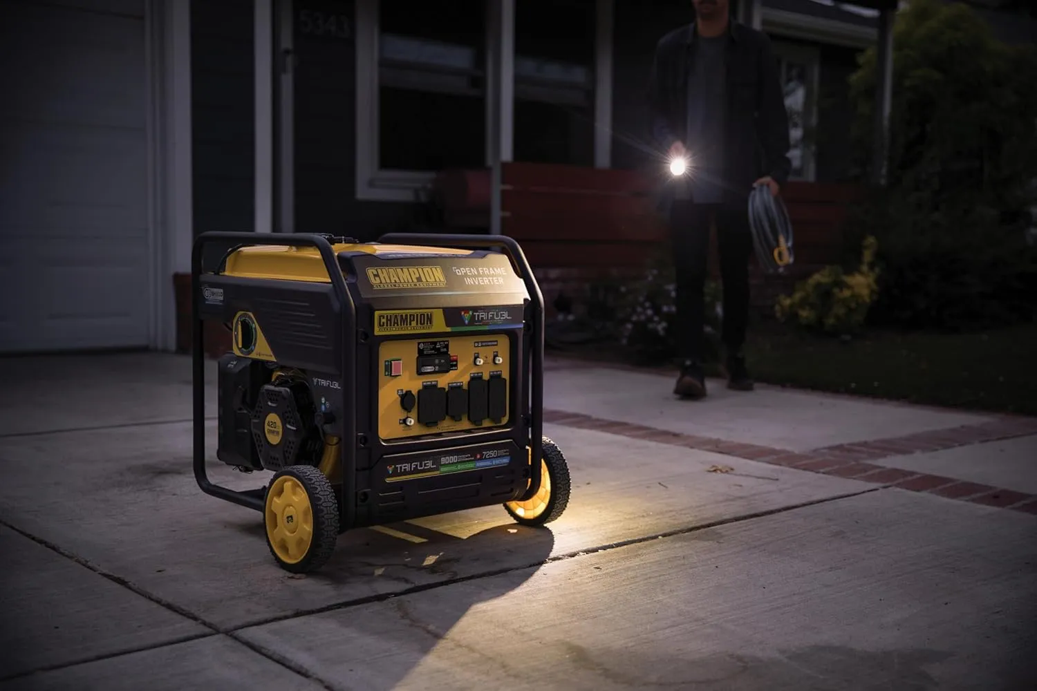 Portable Inverter Generator with Quiet Technology